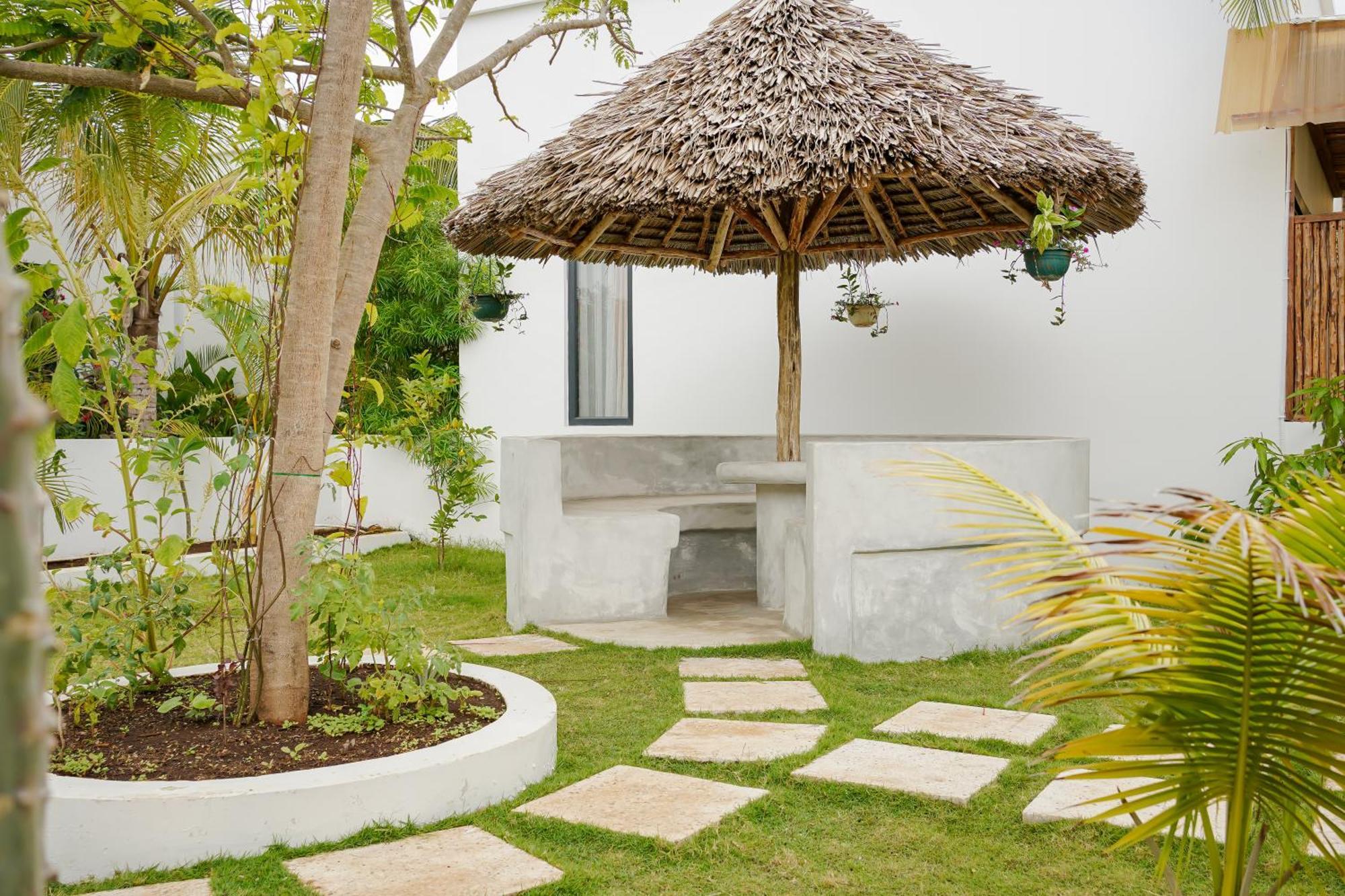 The Bali Resort Zanzibar Pingwe Exteriör bild