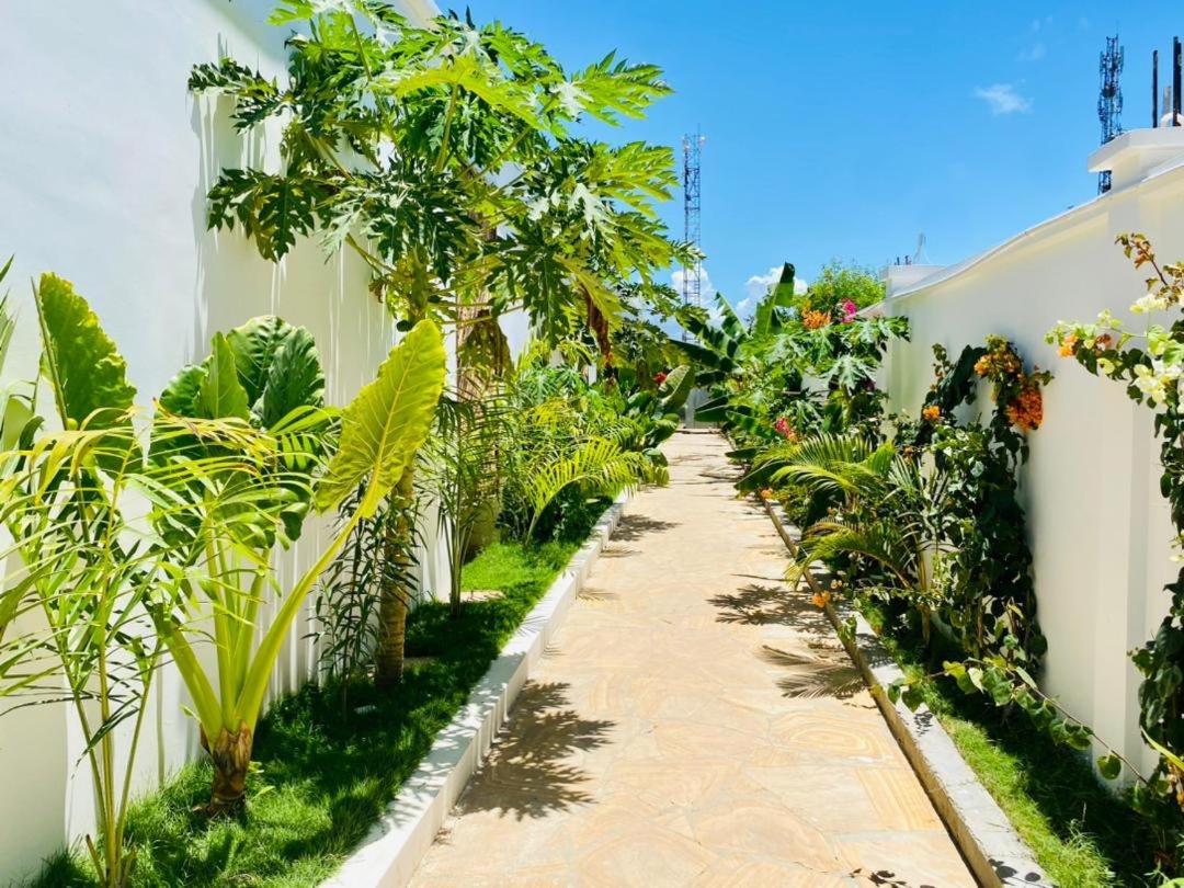 The Bali Resort Zanzibar Pingwe Exteriör bild